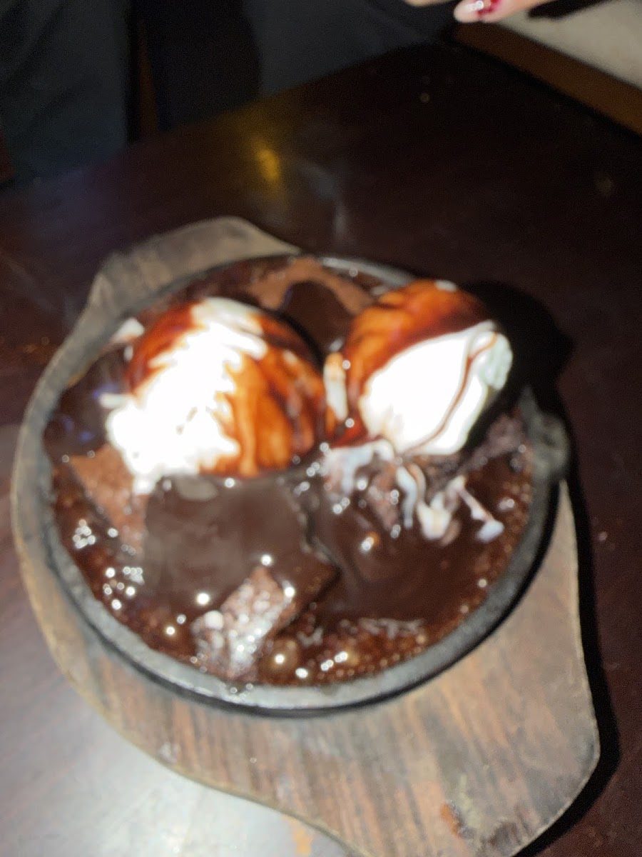 Sizzling brownie with vanilla ice cream